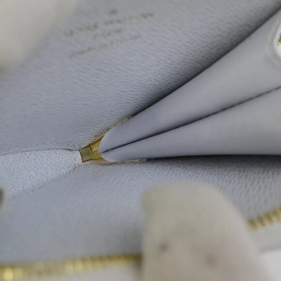 LOUIS VUITTON Love Lock Heart Coin Case Epi Leather White France - Picture 10 of 16